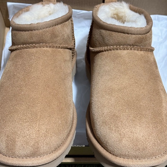UGG Classic Ultra Mini Boots Chestnut NWT - Picture 3 of 5